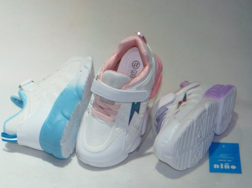 A2437-22 obuwie sportowe dziecięce Y